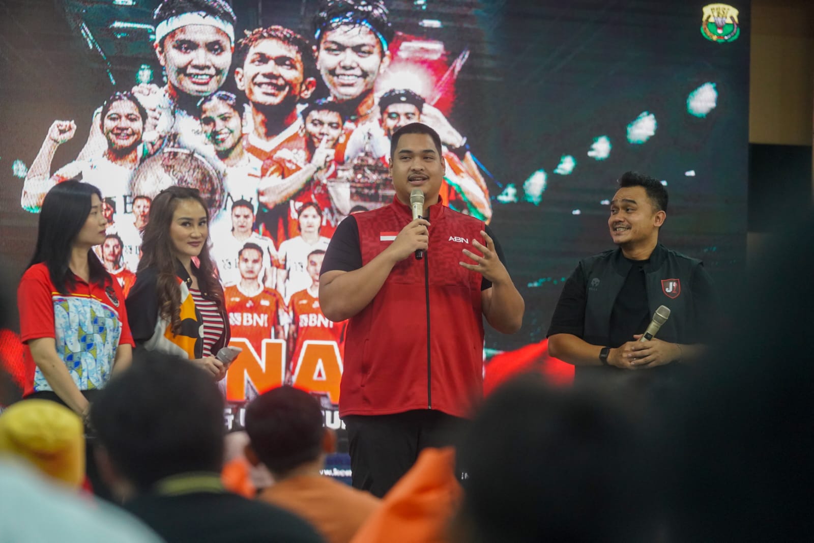 Dito Ariotedjo Dukung Solidaritas Atlet Lewat Gala Dinner dan Lelang Amal Dito Ariotedjo Dukung Solidaritas Atlet Lewat Gala Dinner dan Lelang Amal