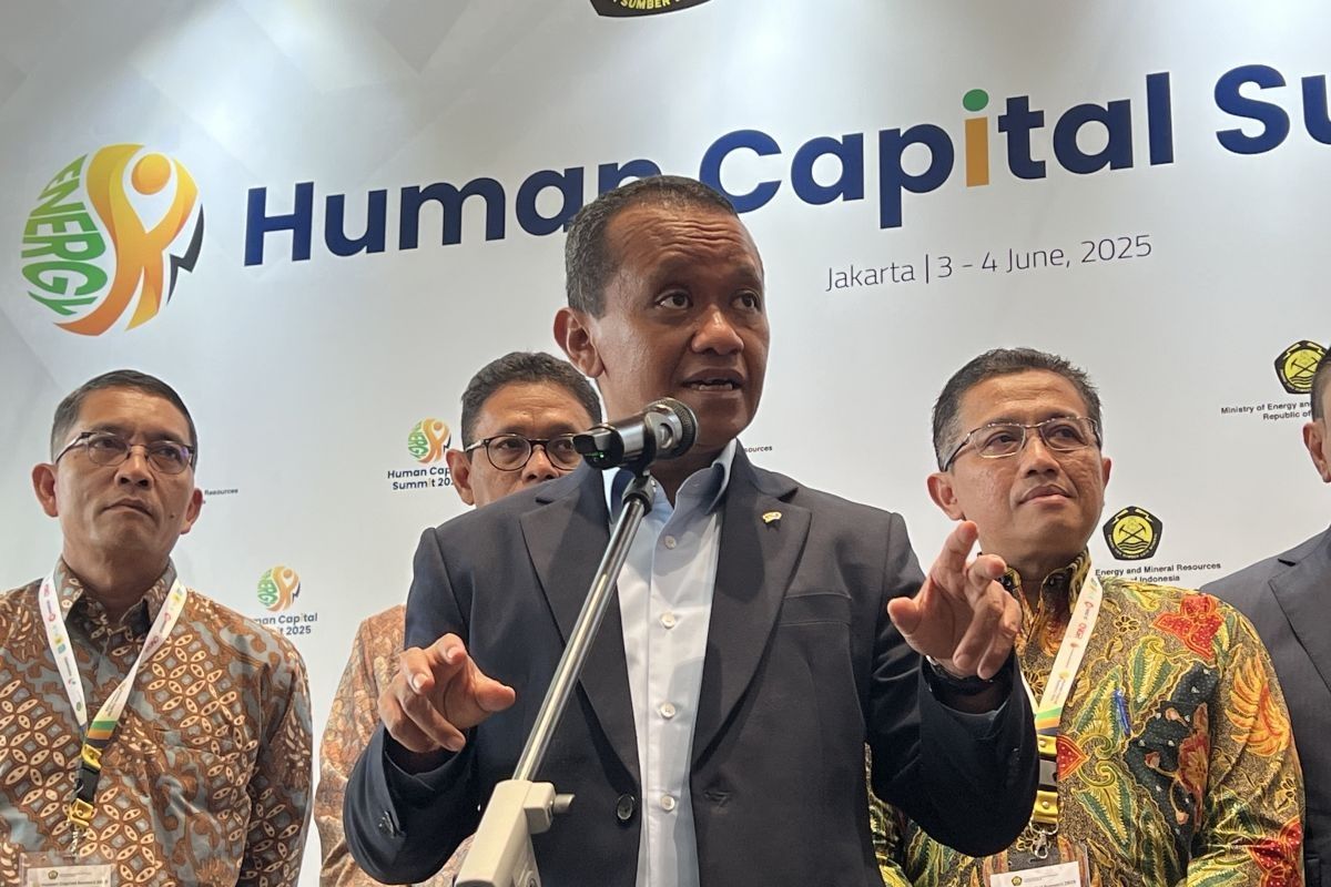 Bahlil Lahadalia Segera Panggil Penambang Nikel di Raja Ampat Usai Kerusakan Lingkungan Bahlil Lahadalia Segera Panggil Penambang Nikel di Raja Ampat Usai Kerusakan Lingkungan