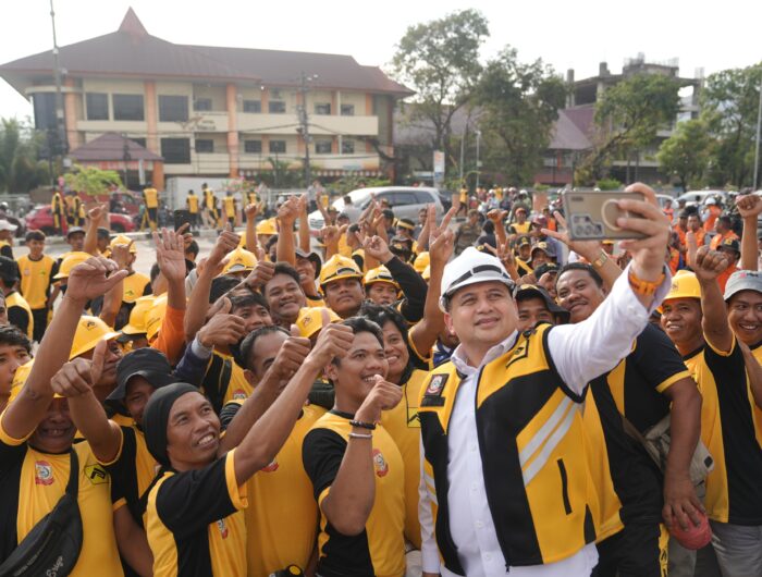 Walikota Makassar Munafri Arifuddin Pimpin Satgas Bersihkan Drainase Cegah Banjir Walikota Makassar Munafri Arifuddin Pimpin Satgas Bersihkan Drainase Cegah Banjir