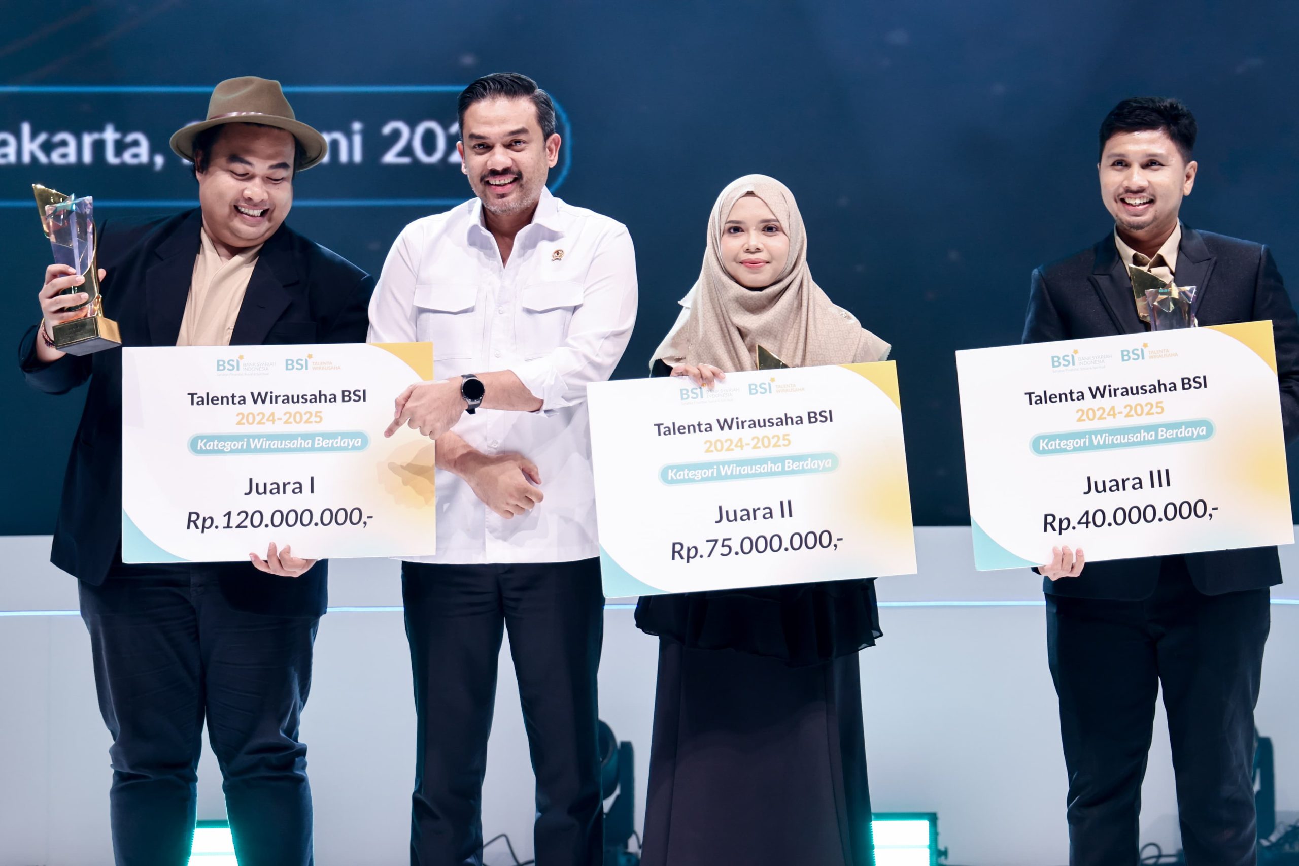 Maman Abdurrahman Apresiasi Talenta Wirausaha BSI sebagai Pilar Ekonomi UMKM Maman Abdurrahman Apresiasi Talenta Wirausaha BSI sebagai Pilar Ekonomi UMKM