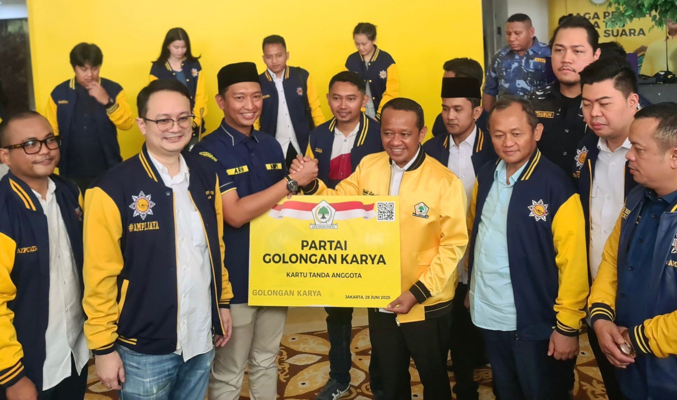 Ketum Bahlil Sambut 150 Aktivis Cipayung Gabung AMPI: “Jalannya Sudah Benar” Ketum Bahlil Sambut 150 Aktivis Cipayung Gabung AMPI: “Jalannya Sudah Benar”