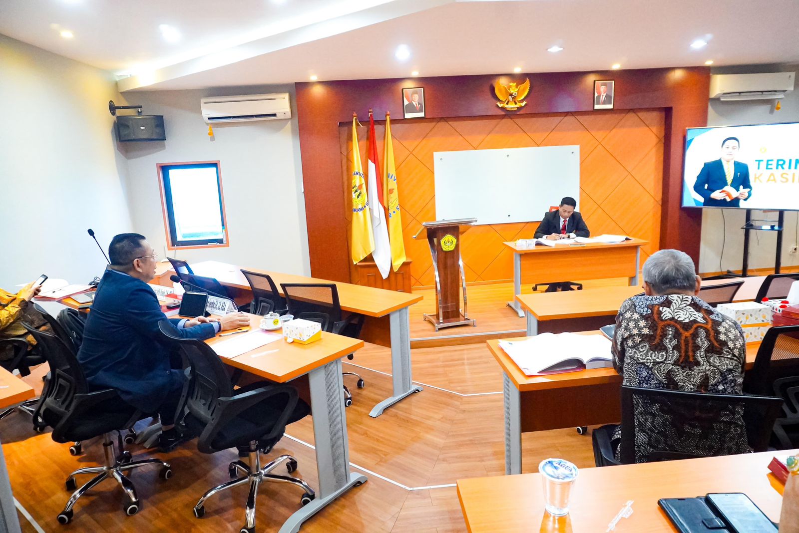 Bamsoet Jadi Penguji Sidang Tertutup Calon Doktor Hukum Achmad Taufan Soedirdjo Soal Mahkamah Konstitusi Bamsoet Jadi Penguji Sidang Tertutup Calon Doktor Hukum Achmad Taufan Soedirdjo Soal Mahkamah Konstitusi