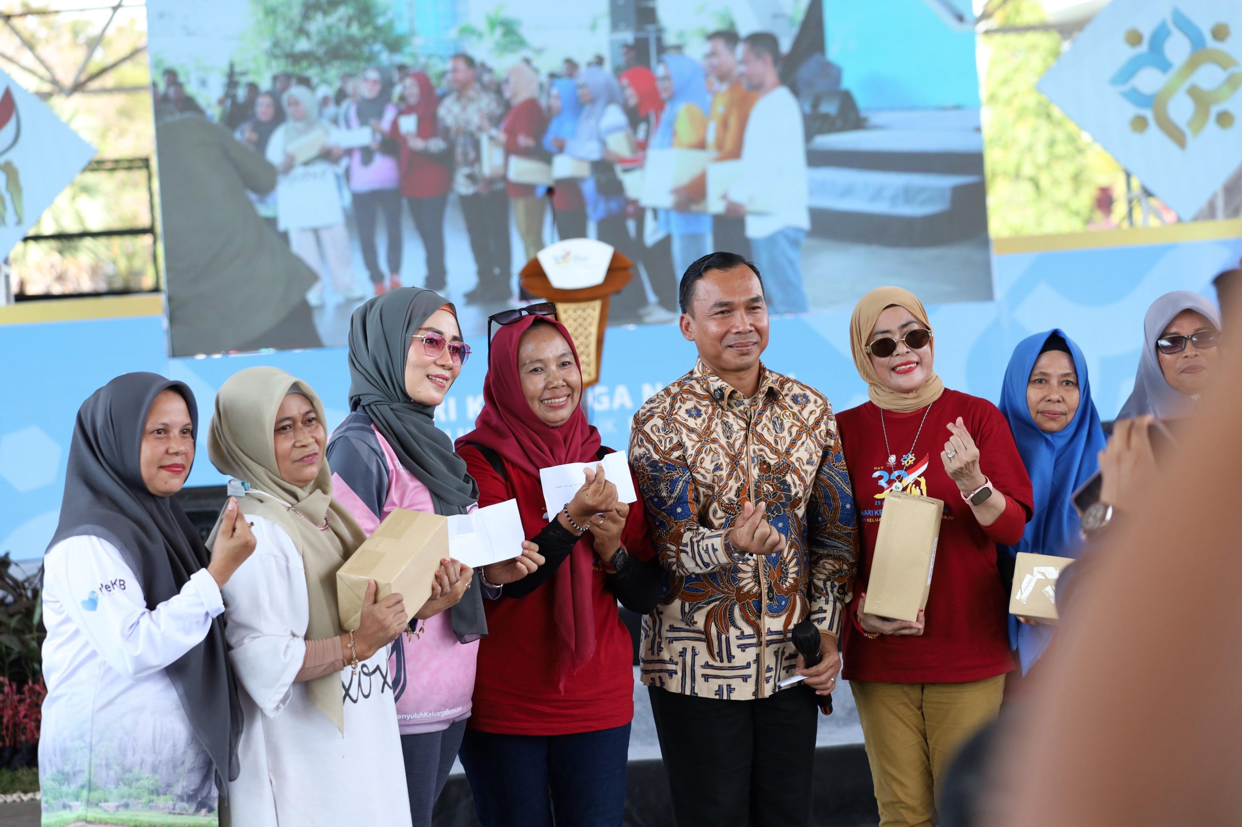 Rayakan Harganas, Wihaji Apresiasi Penyuluh KB Sebagai Garda Terdepan Keluarga