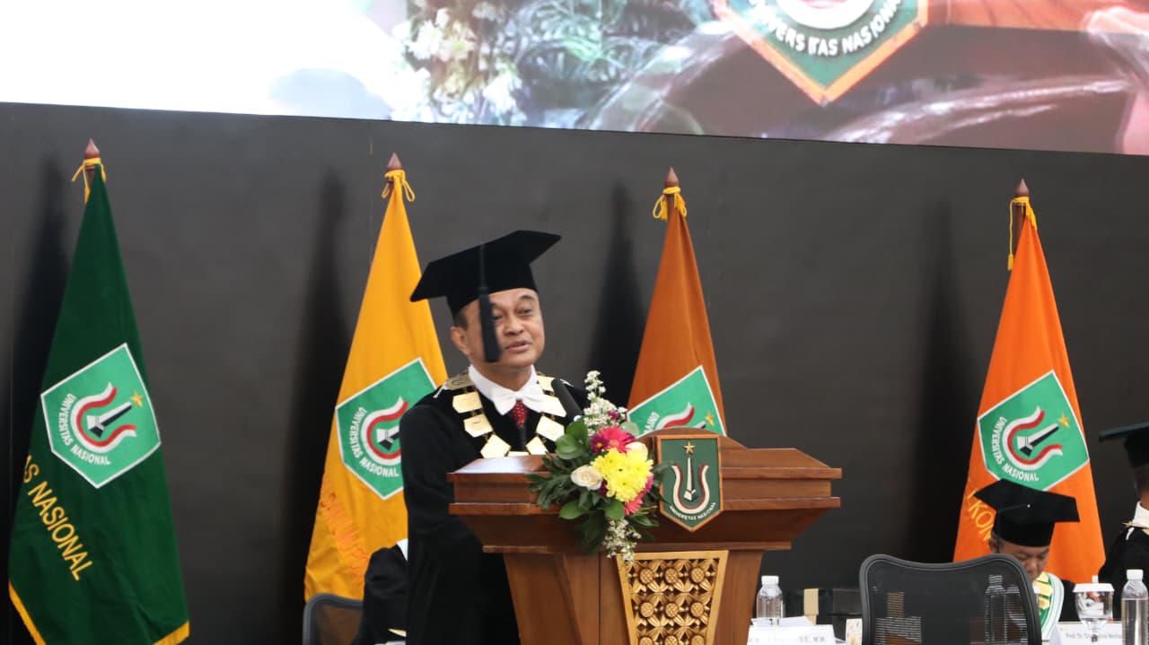 Dikukuhkan Sebagai Guru Besar UNAS, Ganjar Razuni Peringatkan Bahaya Demokrasi Ultra Liberal di Indonesia Dikukuhkan Sebagai Guru Besar UNAS, Ganjar Razuni Peringatkan Bahaya Demokrasi Ultra Liberal di Indonesia