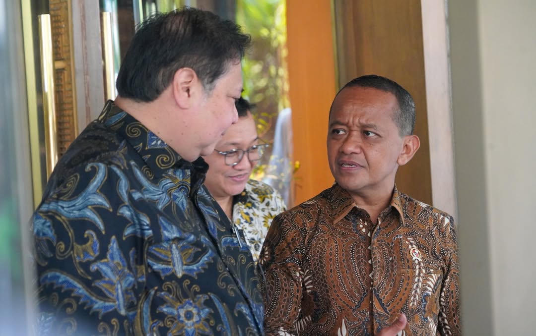 Airlangga-Bahlil Bahas Hilirisasi dan Peran RI dalam Energi Bersih Dunia Airlangga-Bahlil Bahas Hilirisasi dan Peran RI dalam Energi Bersih Dunia