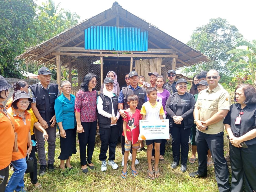 Wihaji Serahkan Bantuan GENTING untuk Keluarga Berisiko Stunting di Manado Wihaji Serahkan Bantuan GENTING untuk Keluarga Berisiko Stunting di Manado