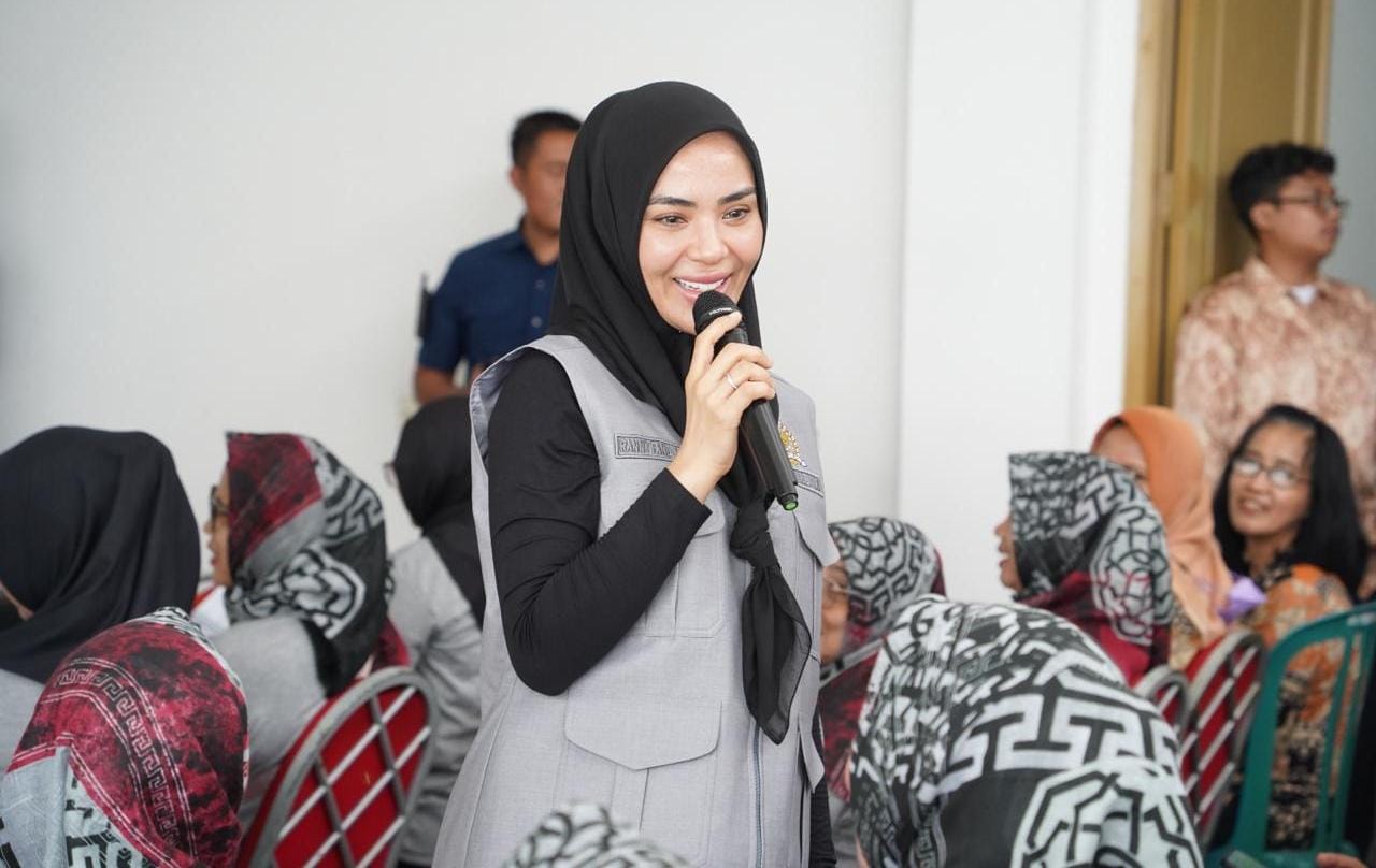 Ranny Fahd Arafiq Gelar Sosialisasi dan Edukasi Percepatan Penanggulangan Stunting di Kota Bekasi Ranny Fahd Arafiq Gelar Sosialisasi dan Edukasi Percepatan Penanggulangan Stunting di Kota Bekasi