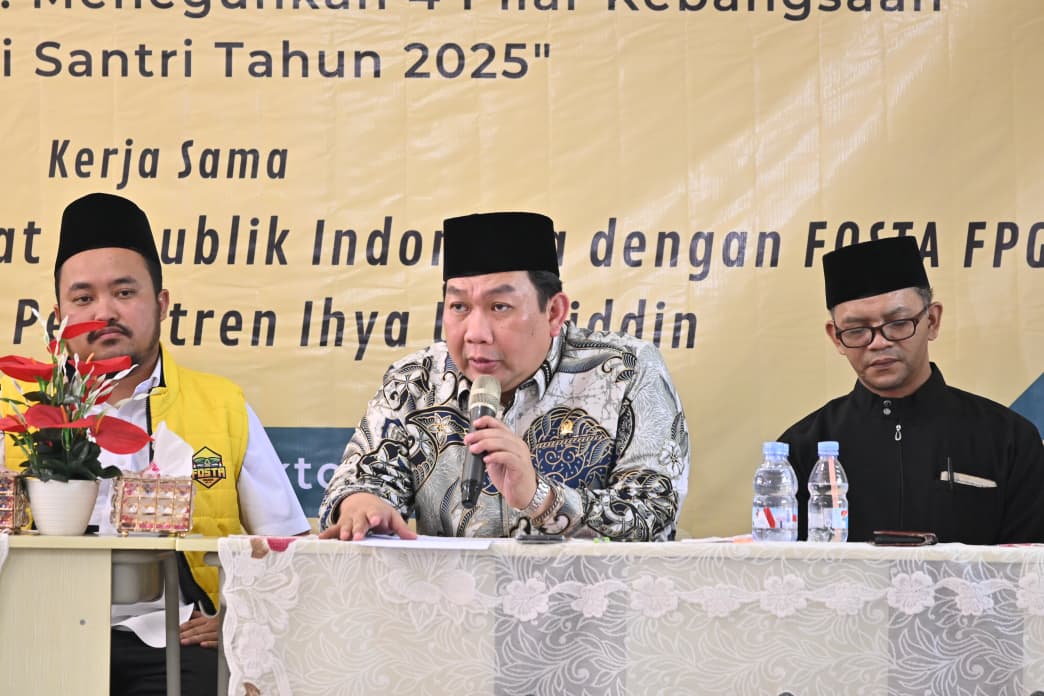 Eric Hermawan Sosialisasi 4 Pilar MPR RI di Depan Ratusan Santri Ponpes Ihya Ulumiddin Tangerang Eric Hermawan Sosialisasi 4 Pilar MPR RI di Depan Ratusan Santri Ponpes Ihya Ulumiddin Tangerang