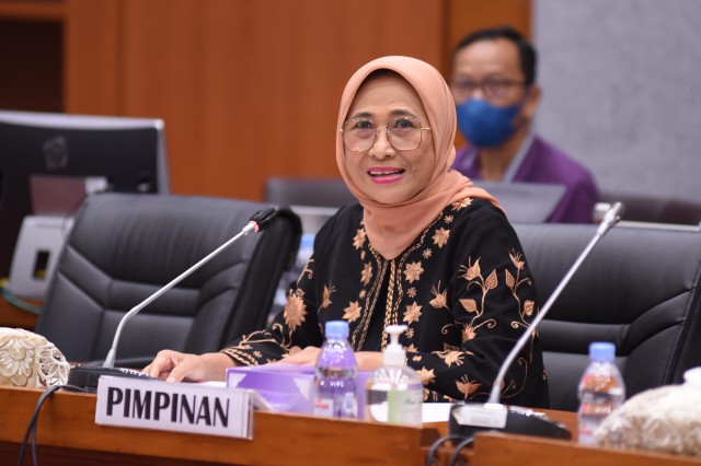 Hetifah Tegaskan Revisi UU Sisdiknas Perkuat Tata Kelola Pendidikan Lebih Sinkron dan Efektif Hetifah Tegaskan Revisi UU Sisdiknas Perkuat Tata Kelola Pendidikan Lebih Sinkron dan Efektif