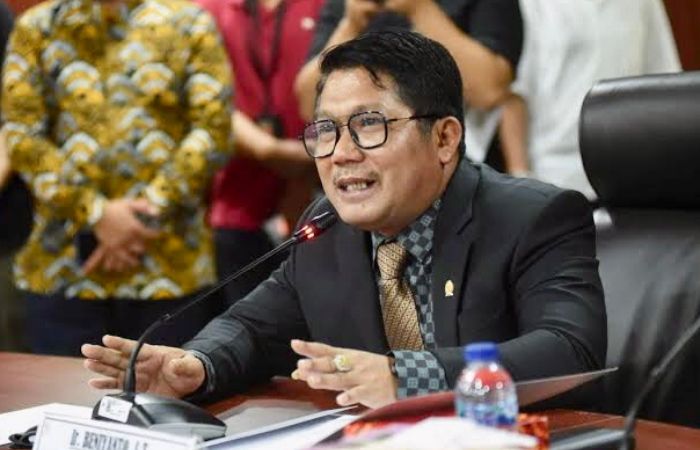 Beniyanto Ingatkan Nikel dan Pariwisata Sulteng Harus Jalan Beriringan Beniyanto Ingatkan Nikel dan Pariwisata Sulteng Harus Jalan Beriringan