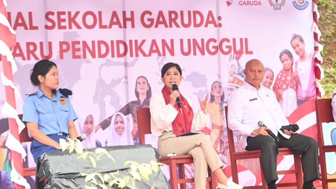 Menkomdigi Meutya Hafid Perkuat Sekolah Garuda untuk Tingkatkan HCI Indonesia Menkomdigi Meutya Hafid Perkuat Sekolah Garuda untuk Tingkatkan HCI Indonesia