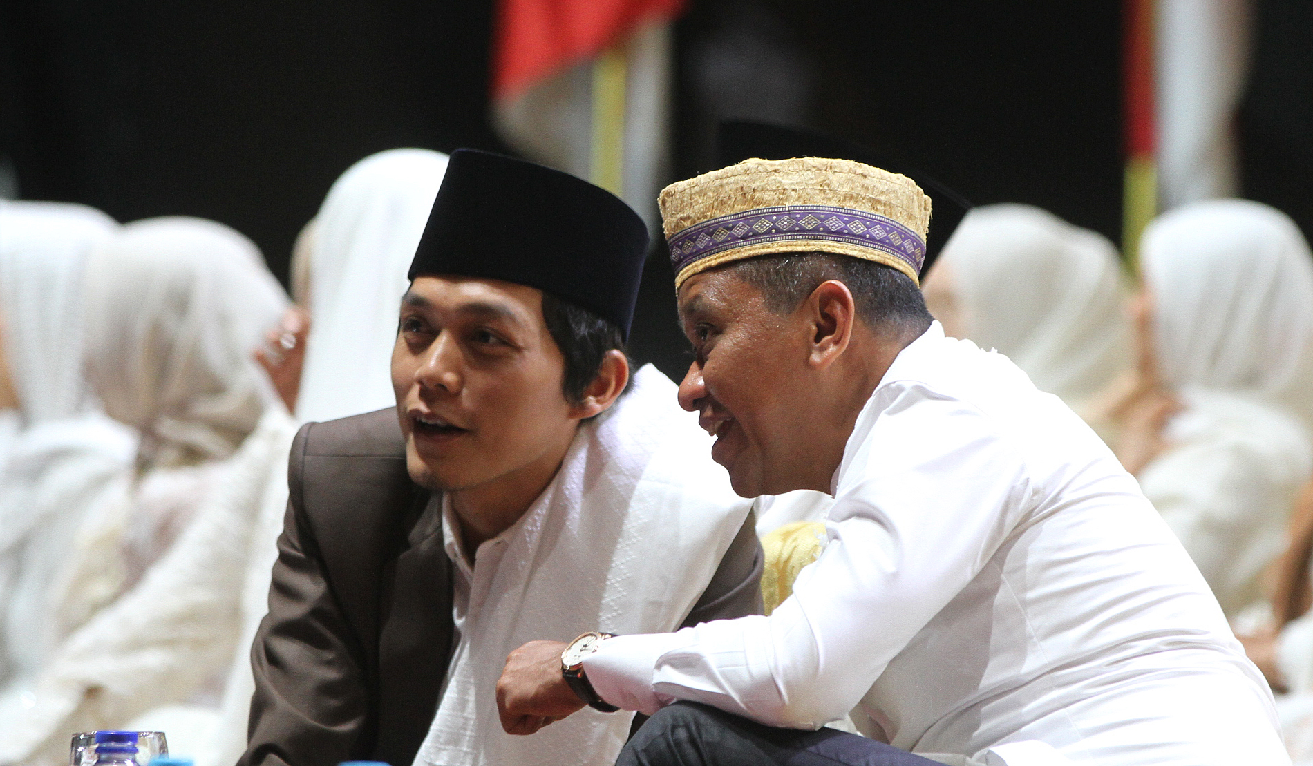 Bahlil dan Gus Iqdam Hadir di Maulid Nabi Partai Golkar: Momentum Spiritual Kader Golkar Bahlil dan Gus Iqdam Hadir di Maulid Nabi Partai Golkar: Momentum Spiritual Kader Golkar