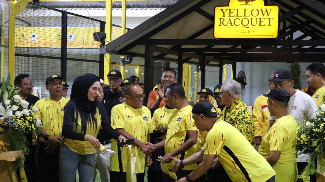 Aburizal Bakrie Apresiasi Inovasi DPP Partai Golkar Hadirkan Lapangan Padel dan Pickleball Aburizal Bakrie Apresiasi Inovasi DPP Partai Golkar Hadirkan Lapangan Padel dan Pickleball