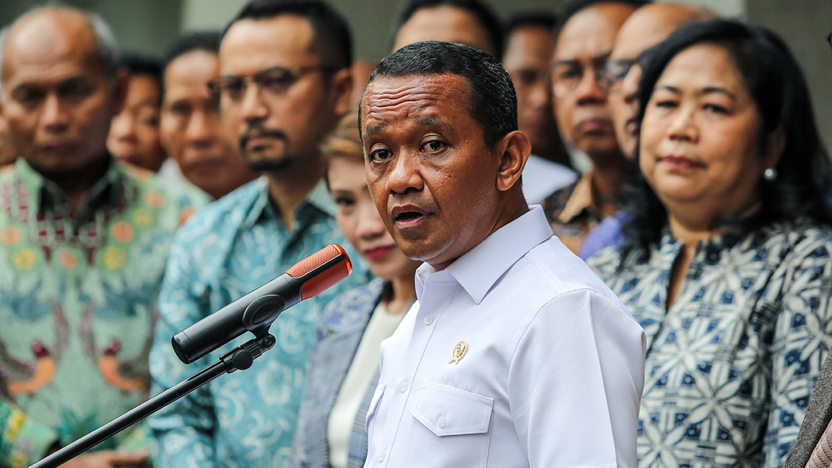 Bahlil Janjikan 50 Desa di Sultra Terlistriki Sebelum 2027 Berakhir