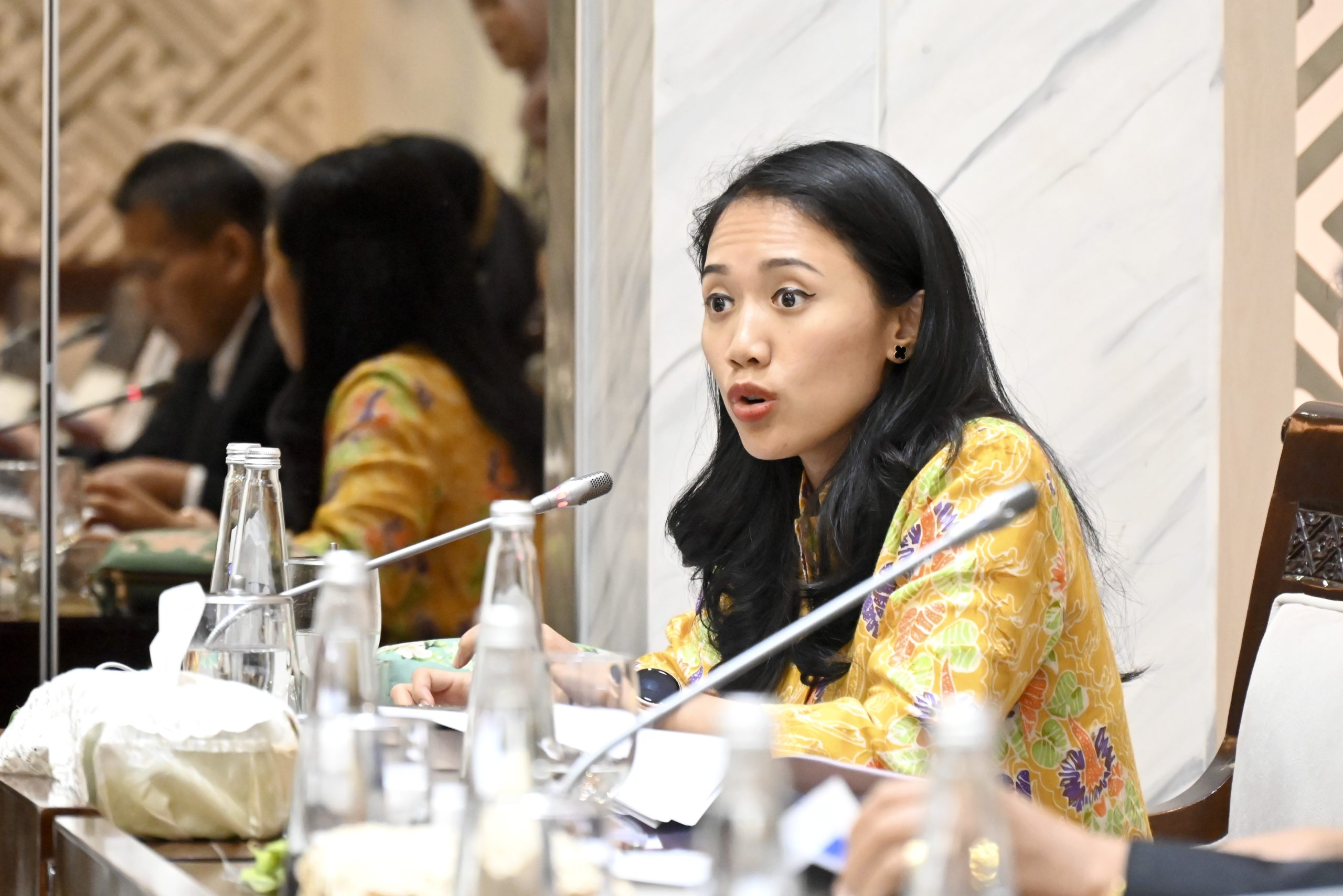 Anggota Komisi XI DPR RI Puteri Komarudin Desak DJP Kejar Target Pajak 2025 Anggota Komisi XI DPR RI Puteri Komarudin Desak DJP Kejar Target Pajak 2025