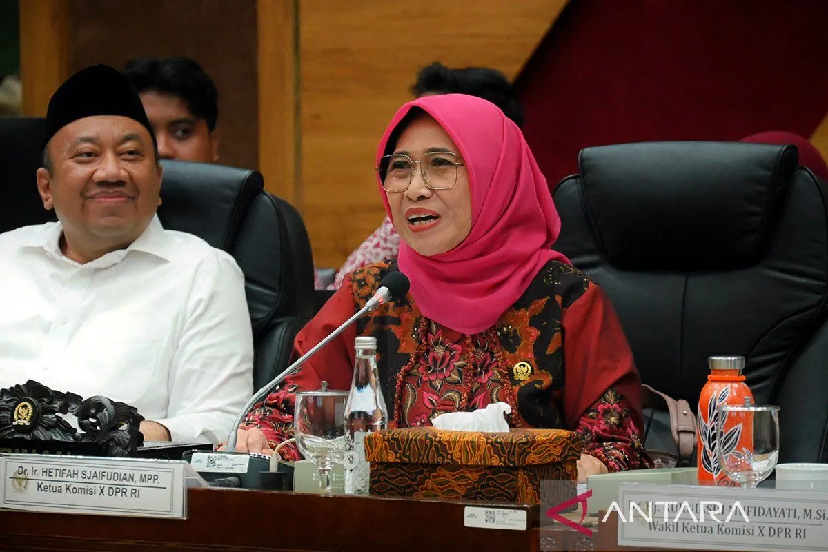 Ketua Komisi X DPR RI Hetifah Sjaifudian: Penghapusan Guru Honorer Harus Jadi Revolusi Kesejahteraan Guru Ketua Komisi X DPR RI Hetifah Sjaifudian: Penghapusan Guru Honorer Harus Jadi Revolusi Kesejahteraan Guru