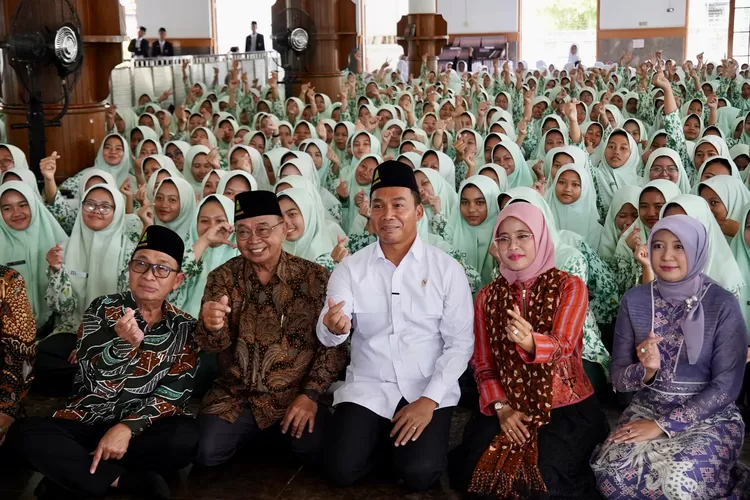 Mendukbangga Wihaji Luncurkan SSK untuk Tekan Pernikahan Dini dan Stunting Mendukbangga Wihaji Luncurkan SSK untuk Tekan Pernikahan Dini dan Stunting