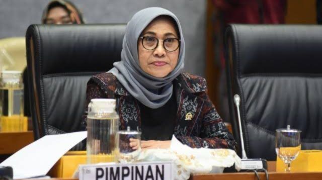 Ketua Komisi X DPR Hetifah Sjaifudian Soroti Kesenjangan Perguruan Tinggi dalam Pembahasan RUU Sisdiknas Ketua Komisi X DPR Hetifah Sjaifudian Soroti Kesenjangan Perguruan Tinggi dalam Pembahasan RUU Sisdiknas