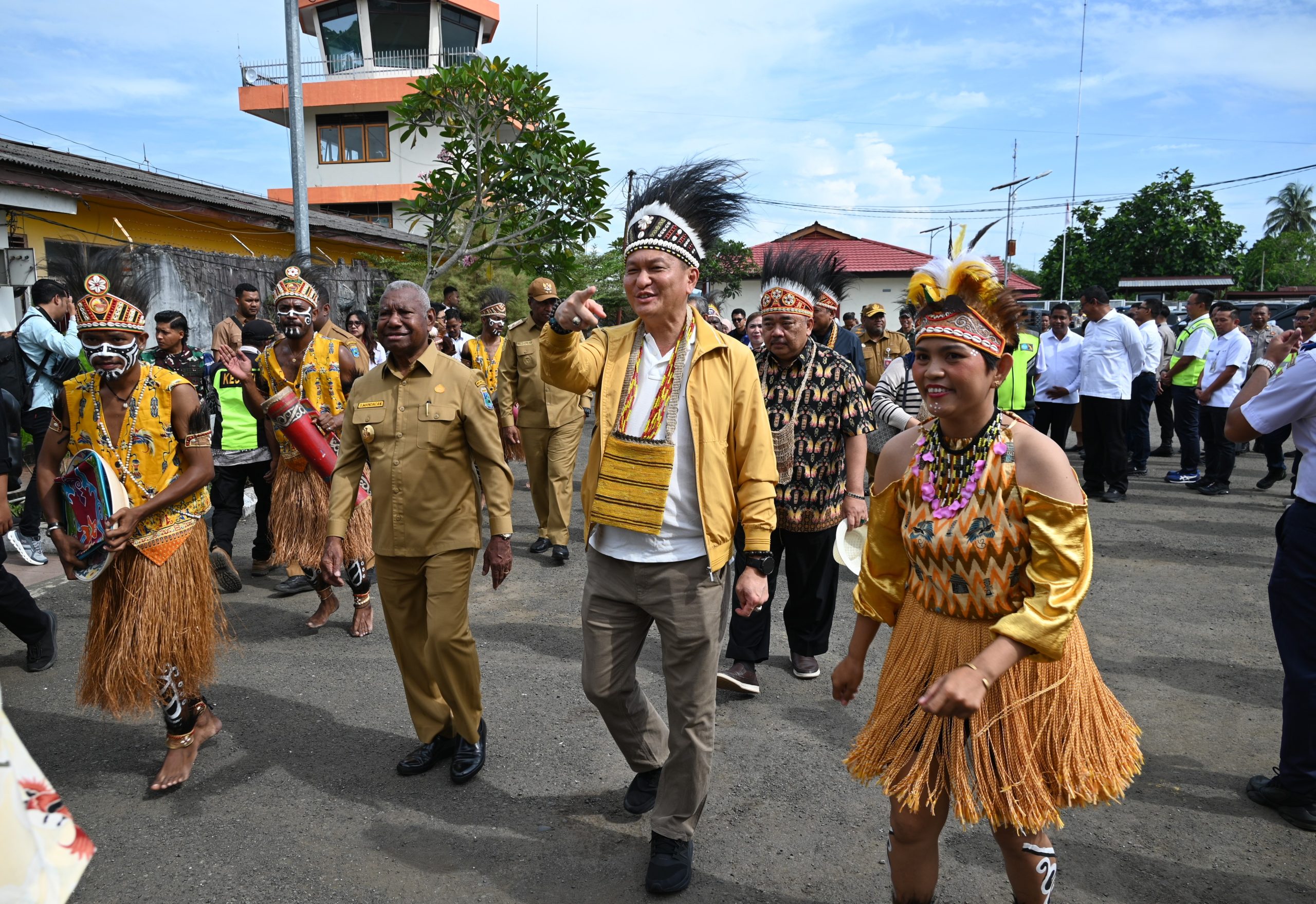 Bambang Patijaya: Izin Pertambangan Rakyat Papua Barat Harus Prioritaskan Warga Asli