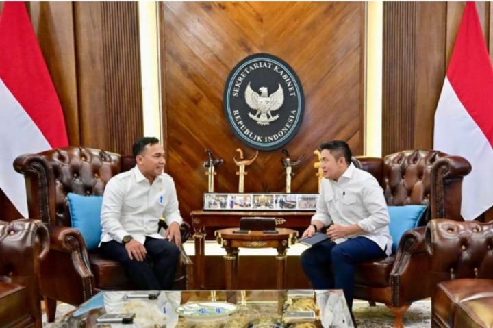 Sekretaris Kabinet Teddy Indra Wijaya Apresiasi Laporan Mendukbangga Wihaji soal Penyaluran MBG dan Upaya Tekan Stunting