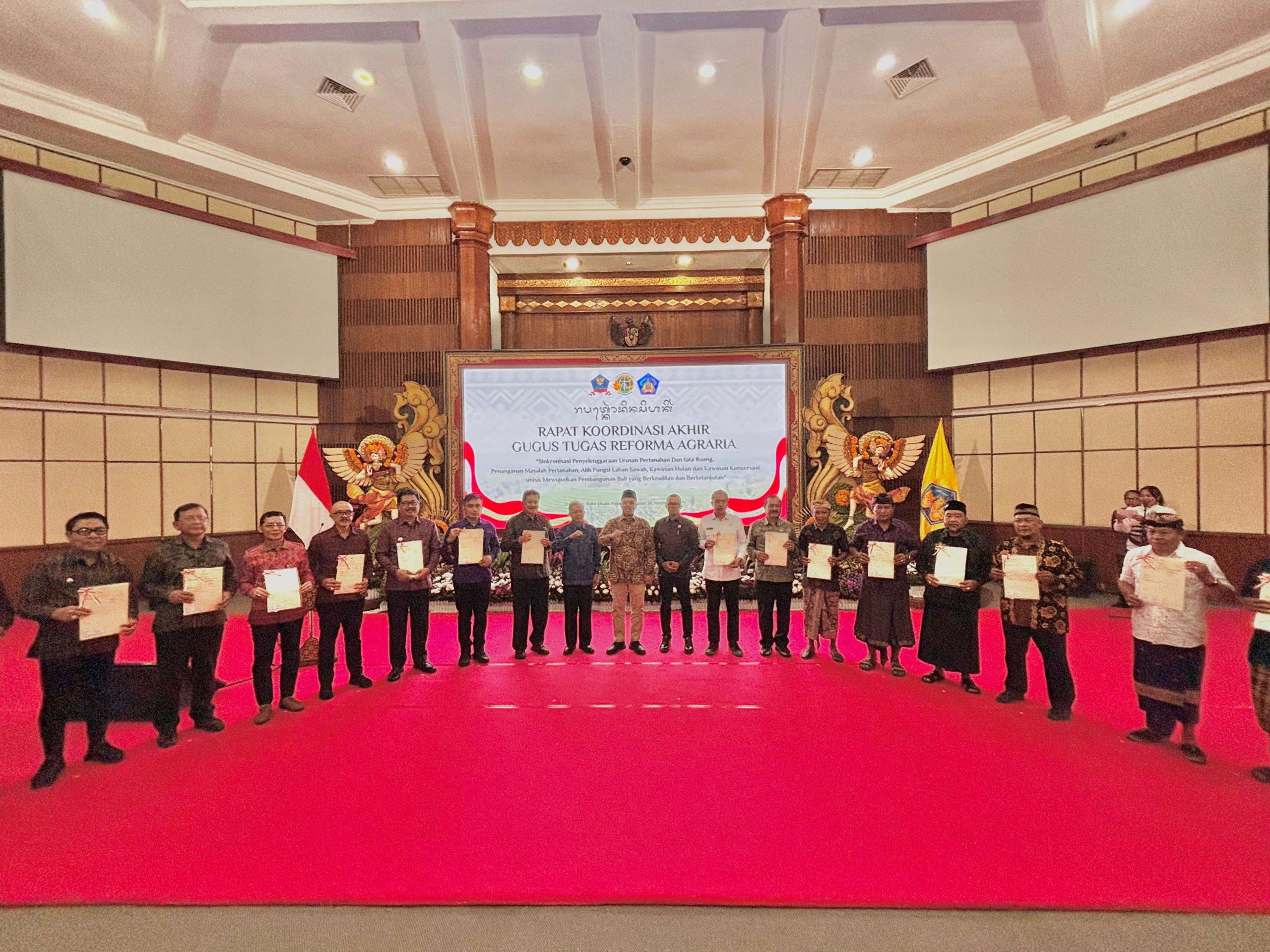 Serahkan 36 Sertipikat, Menteri ATR/BPN Nusron Wahid Minta BPHTB Dibebaskan untuk Warga Miskin