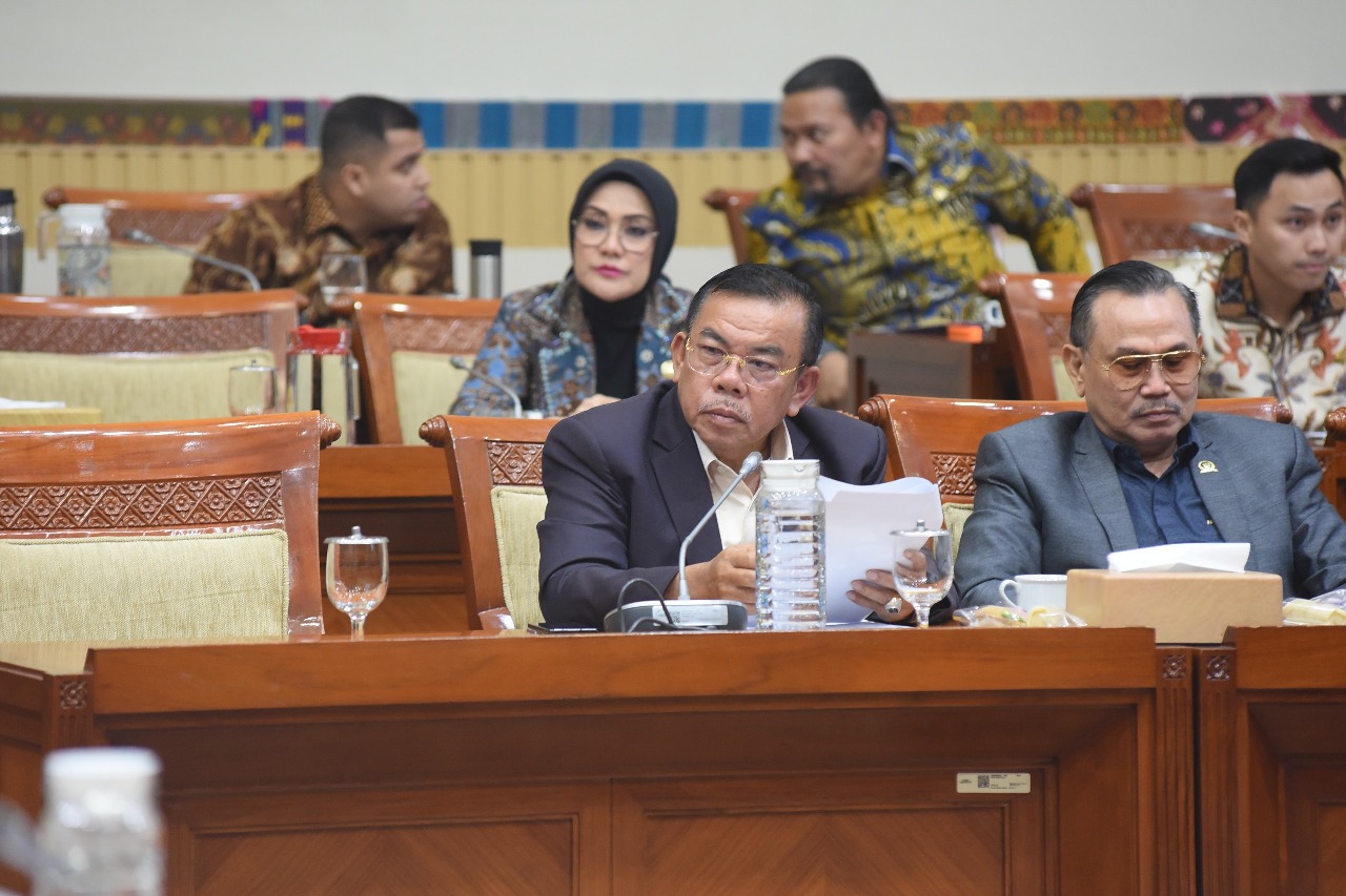 Mangihut Sinaga Percepat Kebutuhan Vital di Lokasi Bencana Sumatera Utara Mangihut Sinaga Percepat Kebutuhan Vital di Lokasi Bencana Sumatera Utara