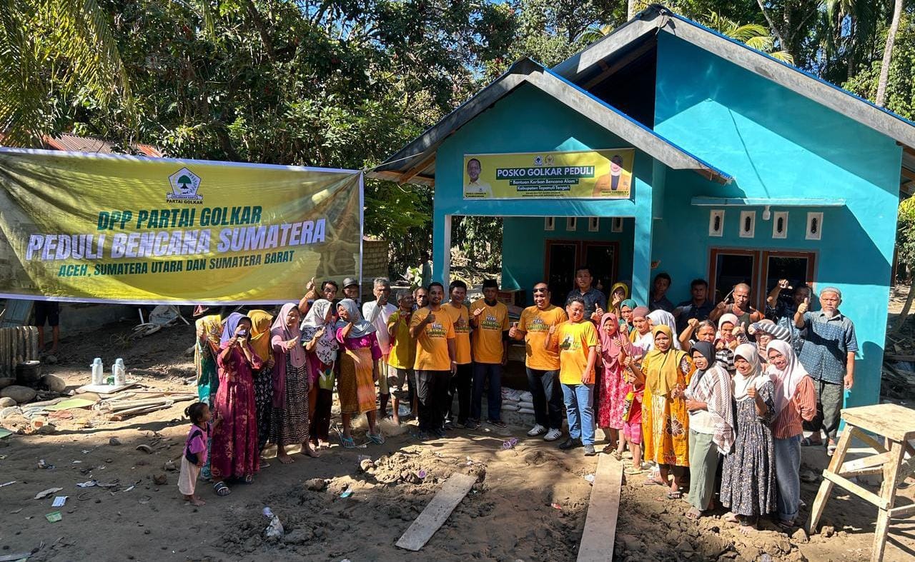 DPP Partai Golkar Lewat Trinovi Khairani Penuhi Kebutuhan Dasar Korban Bencana Alam di Tapteng DPP Partai Golkar Lewat Trinovi Khairani Penuhi Kebutuhan Dasar Korban Bencana Alam di Tapteng