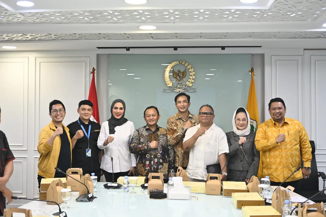 Fraksi Partai Golkar DPR RI Kumpulkan Rp2,787 M dalam 5 Hari, Total Bantuan Golkar Capai Rp5,787 M untuk Korban Bencana Sumatra Fraksi Partai Golkar DPR RI Kumpulkan Rp2,787 M dalam 5 Hari, Total Bantuan Golkar Capai Rp5,787 M untuk Korban Bencana Sumatra