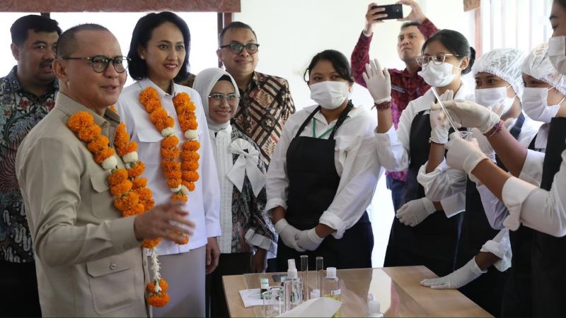 Menteri P2MI Mukhtarudin targetkan 700 ribu PMI 2026 dengan program quick win Presiden Prabowo Menteri P2MI Mukhtarudin targetkan 700 ribu PMI 2026 dengan program quick win Presiden Prabowo
