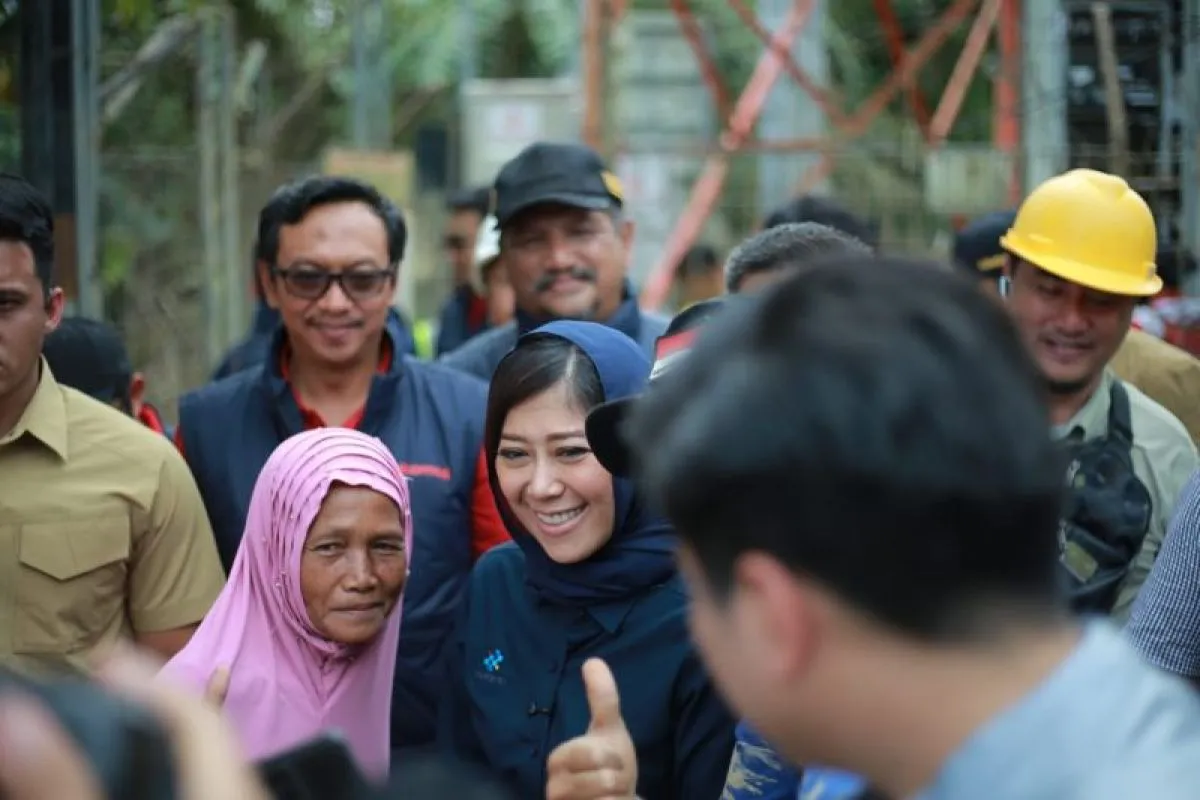 Menkomdigi Meutya Hafid Pastikan Jaringan BTS Sudah Pulih, Warga Aceh Tamiang Kembali Terhubung Pascabencana Menkomdigi Meutya Hafid Pastikan Jaringan BTS Sudah Pulih, Warga Aceh Tamiang Kembali Terhubung Pascabencana