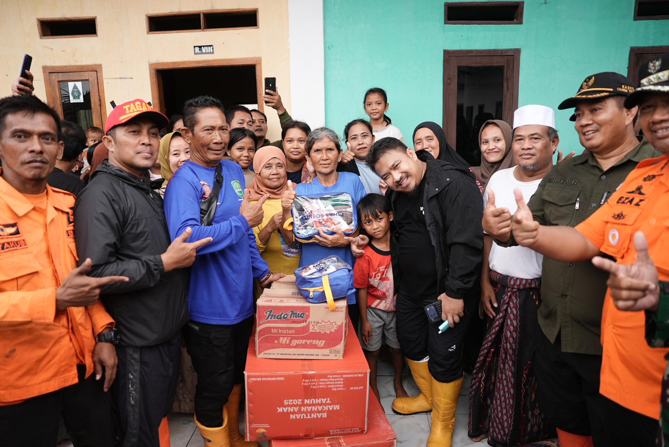 Bupati Subang Reynaldy Putra Andita Pastikan Bantuan Gratis Korban Banjir Bupati Subang Reynaldy Putra Andita Pastikan Bantuan Gratis Korban Banjir
