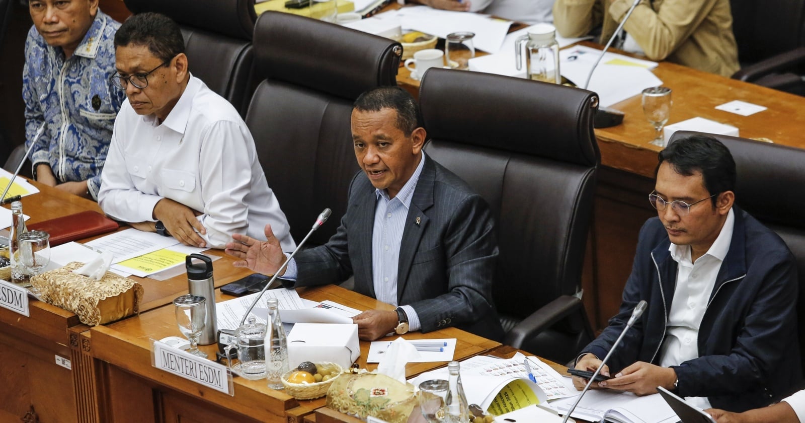 Rapat dengan DPR, Menteri ESDM Bahlil Lahadalia Ungkap Capaian Ketahanan Energi Nasional 2025