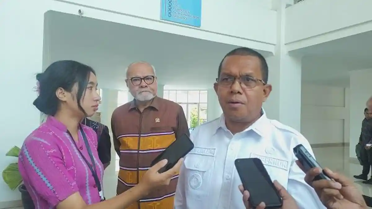 Gubernur NTT Melki Laka Lena Tegaskan Kendaraan Pajak Mati Tak Dilayani BBM Subsidi Gubernur NTT Melki Laka Lena Tegaskan Kendaraan Pajak Mati Tak Dilayani BBM Subsidi