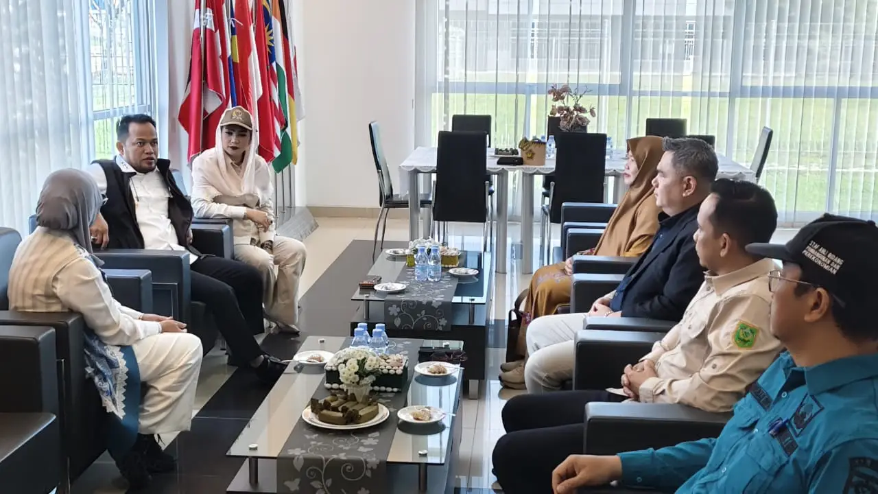 Gubernur Kalimantan Timur, Rudy Mas’ud Tinjau Abrasi Maratua, Instruksikan Penanganan Mendesak