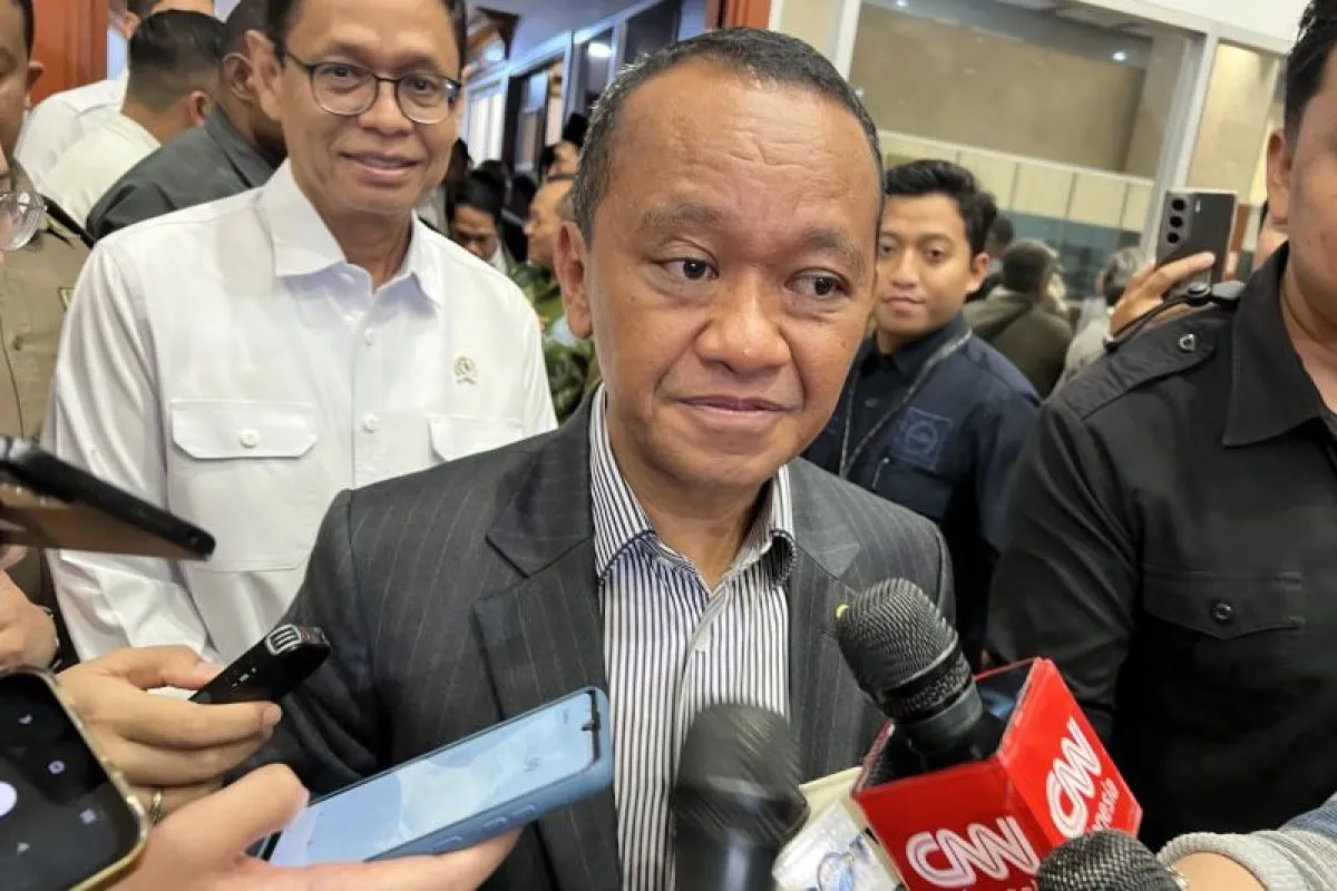 Menteri ESDM Bahlil Lahadalia Targetkan Divestasi 10 Persen Saham Freeport untuk Papua Rampung Kuartal I 2026 Menteri ESDM Bahlil Lahadalia Targetkan Divestasi 10 Persen Saham Freeport untuk Papua Rampung Kuartal I 2026