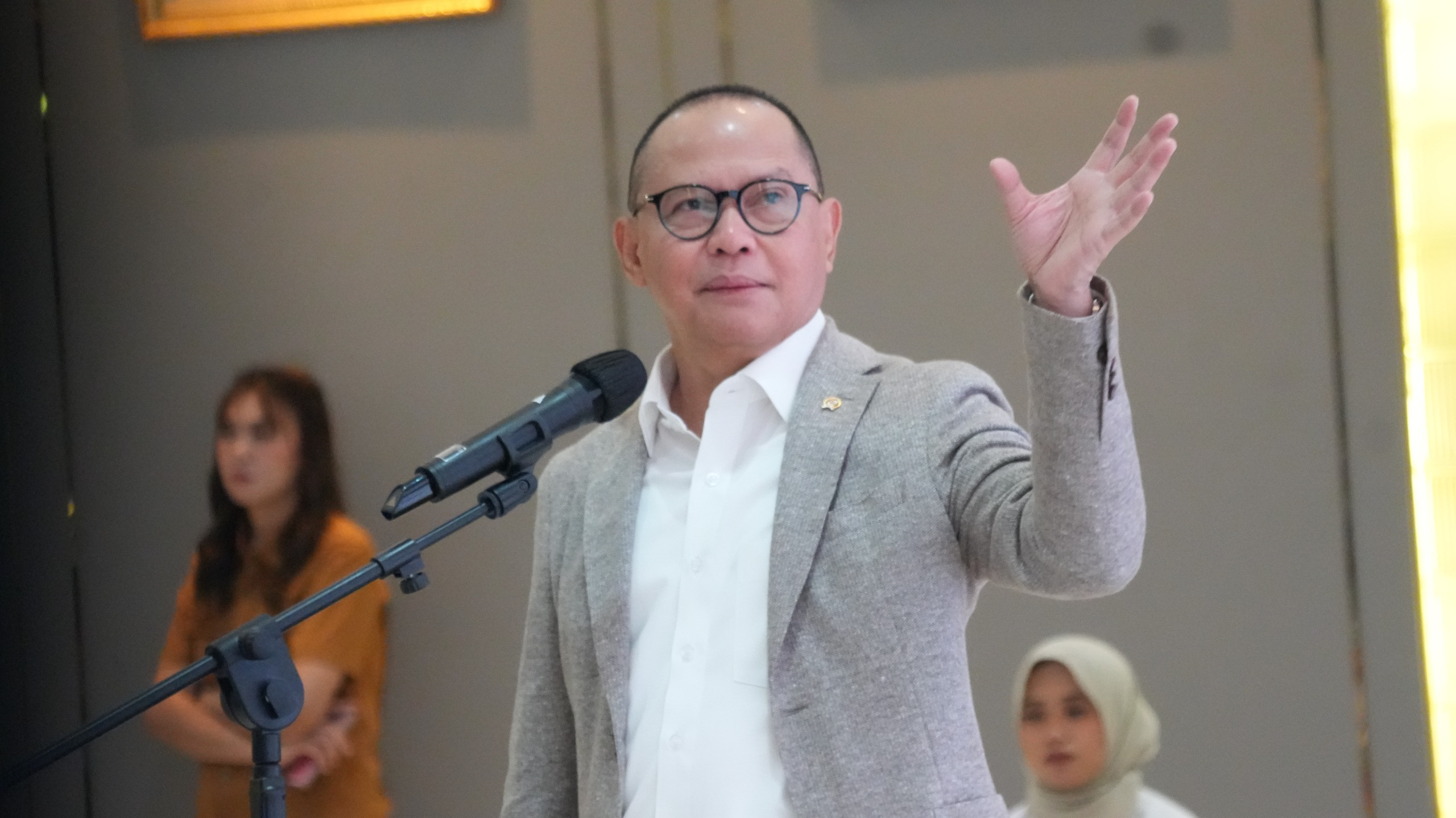 Awas Penipuan Online! Menteri P2MI Mukhtarudin Minta Pers Jadi Filter Lowongan Kerja Bodong yang Jerat TKI Awas Penipuan Online! Menteri P2MI Mukhtarudin Minta Pers Jadi Filter Lowongan Kerja Bodong yang Jerat TKI