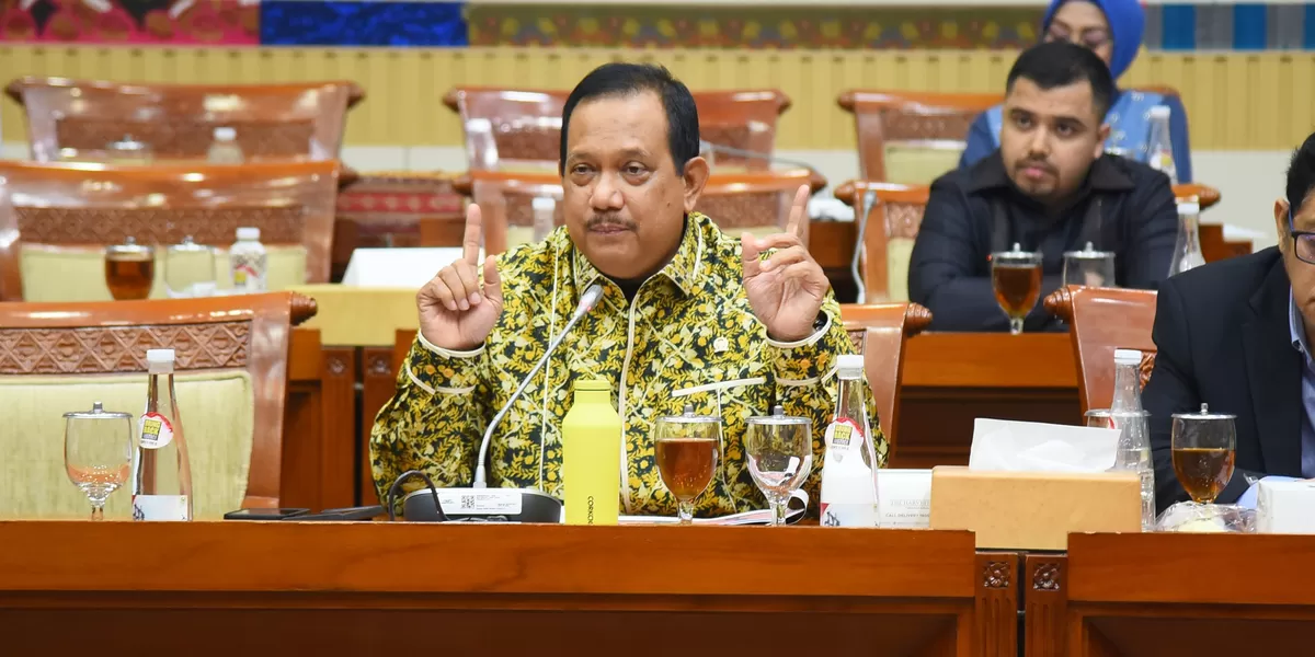 Rikwanto Komisi III: Posisi Polri di Bawah Presiden Adalah Amanat Konstitusi dan Reformasi Rikwanto Komisi III: Posisi Polri di Bawah Presiden Adalah Amanat Konstitusi dan Reformasi