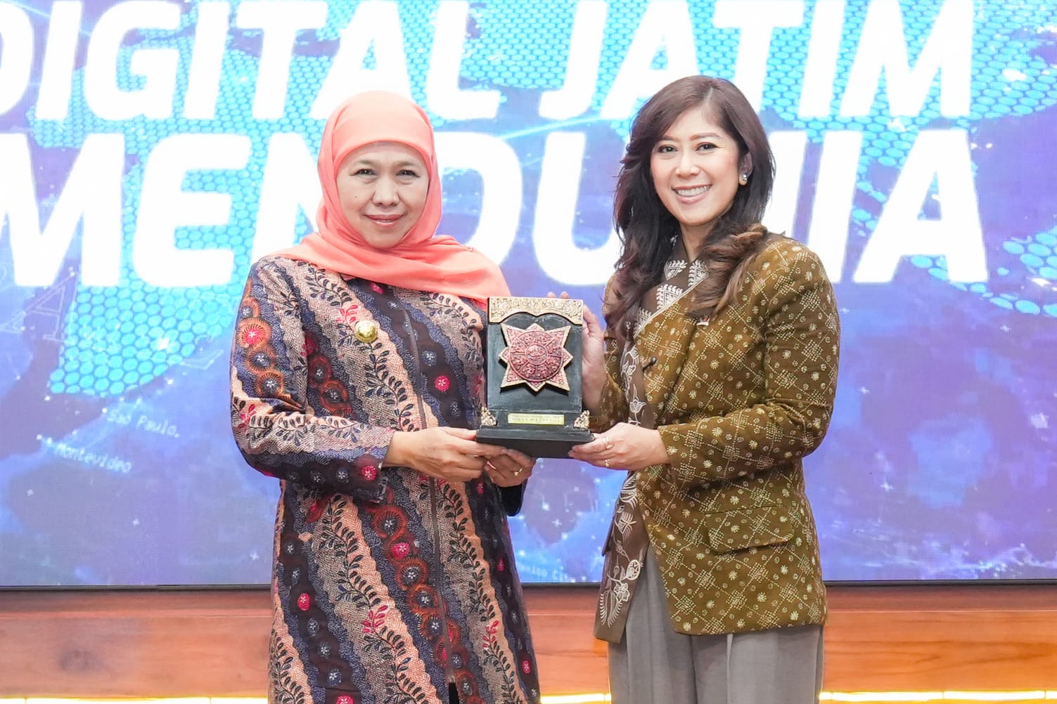 Meutya Hafid Luncurkan Program Talenta Digital Jatim Mendunia Meutya Hafid Luncurkan Program Talenta Digital Jatim Mendunia