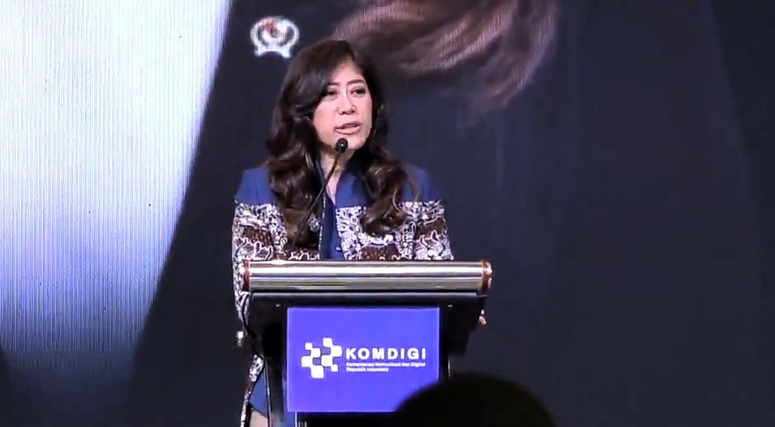 Menkomdigi Meutya Hafid Siapkan Perpres AI Jurnalistik: Karya Kecerdasan Buatan Wajib Diberi Label