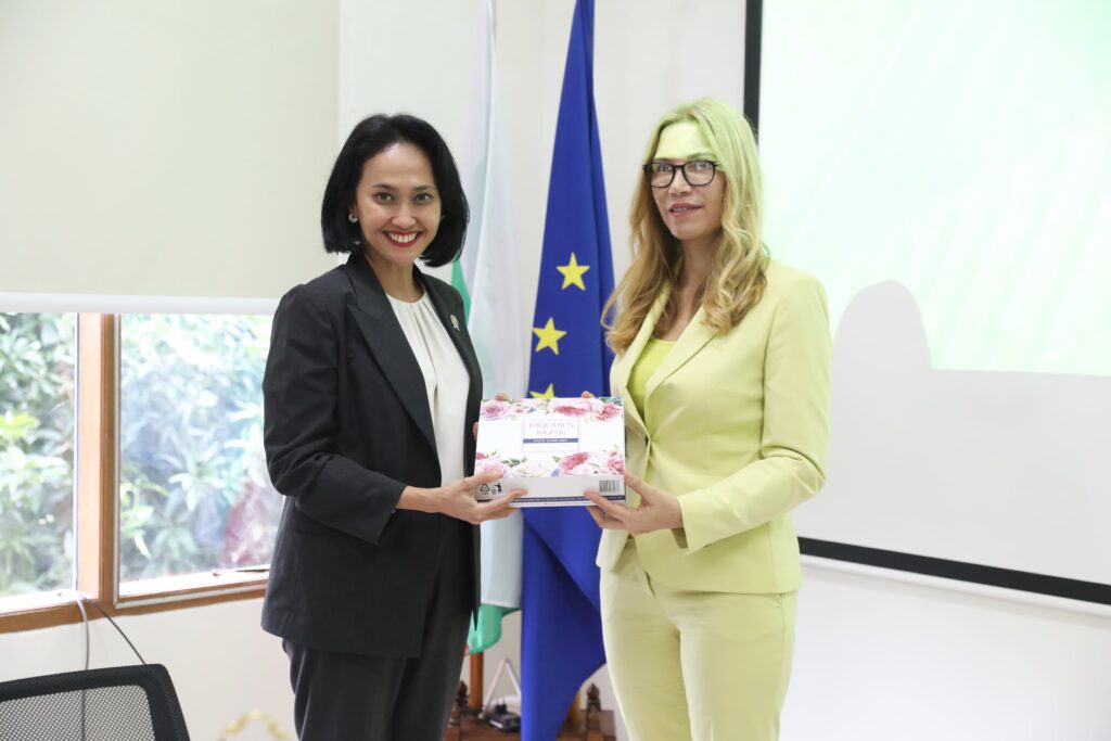 Bertemu Dubes Tanya Dimitrova, Wamen P2MI Christina Aryani Bahas Percepatan Visa dan Perluasan Kerja di Bulgaria Bertemu Dubes Tanya Dimitrova, Wamen P2MI Christina Aryani Bahas Percepatan Visa dan Perluasan Kerja di Bulgaria