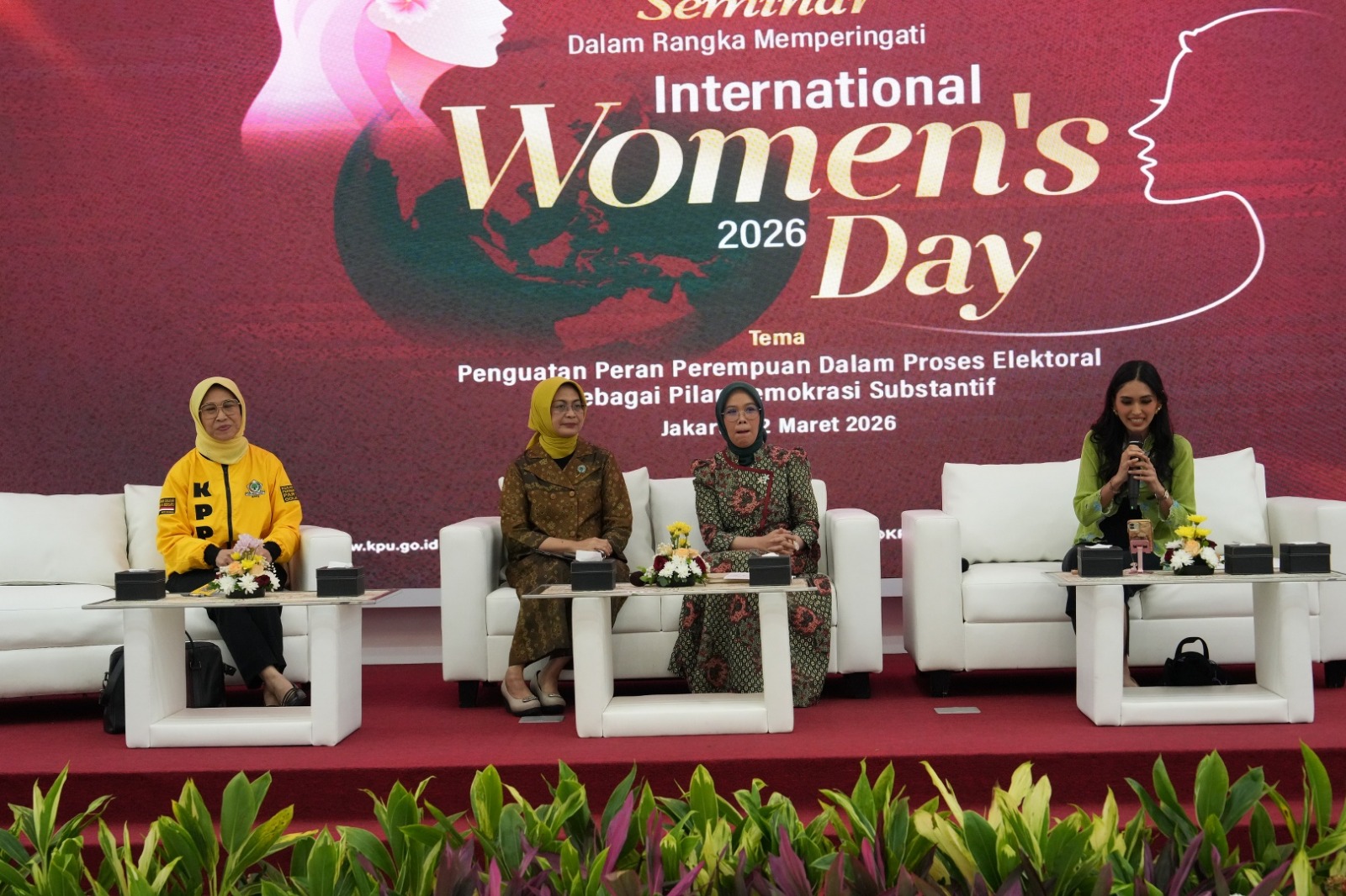 Hetifah dan Tati Noviati Wakili PP KPPG Hadiri Seminar Nasional KPU “Penguatan Peran Perempuan dalam Proses Elektoral”
