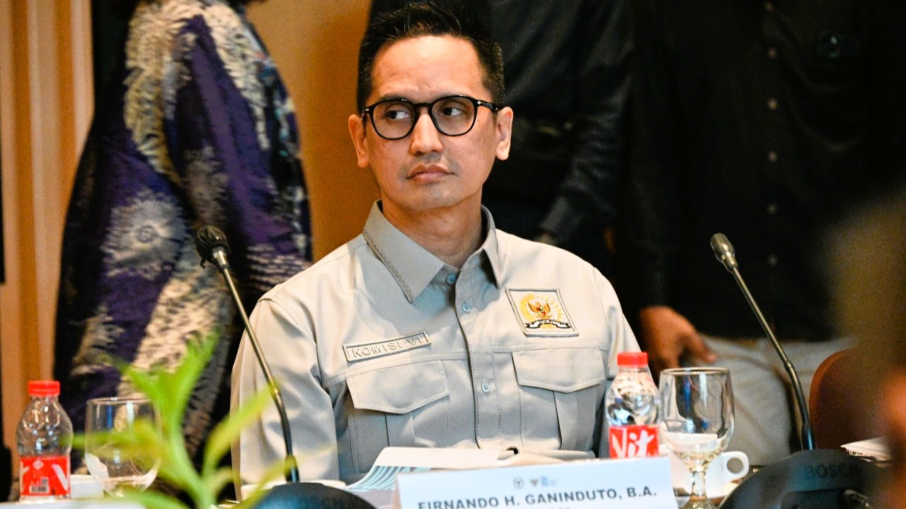 Perbankan BUMN Tetap Buka Saat Lebaran, Anggota Komisi VI DPR RI Firnando Ganinduto: Kesiapan Himbara Sangat Krusial