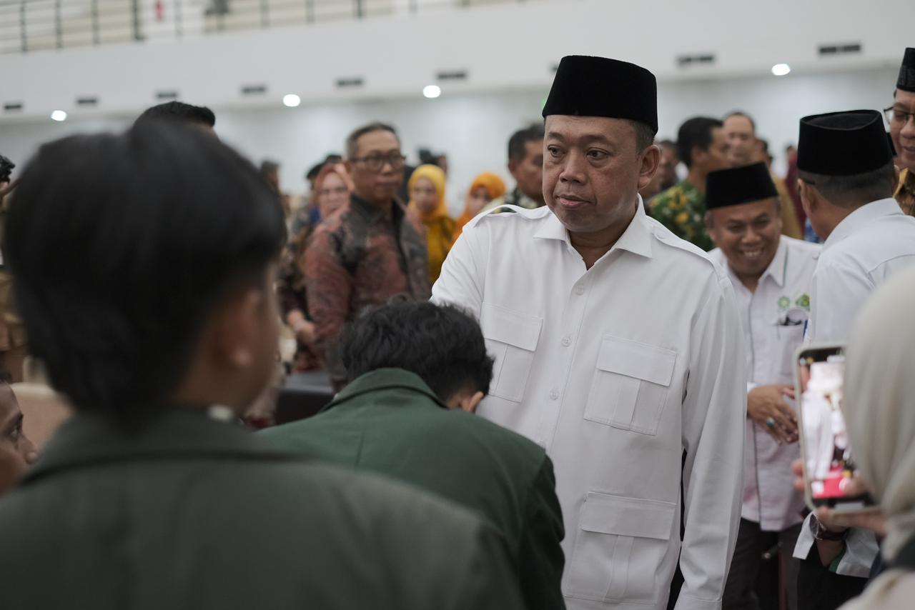 Menteri ATR/BPN Nusron Wahid Terjunkan 500 Mahasiswa UIN Pekalongan untuk Sertipikasi Tanah Wakaf.