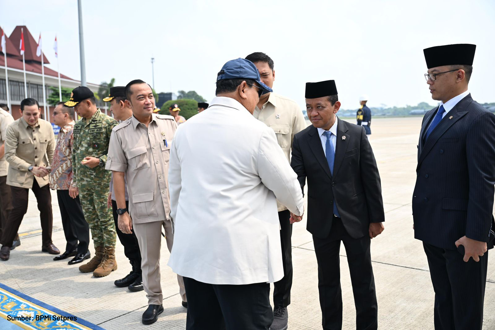 Dampingi Presiden Prabowo ke Jepang, Menteri ESDM Bahlil Lahadalia Bidik Kerja Sama Energi Bersih Dampingi Presiden Prabowo ke Jepang, Menteri ESDM Bahlil Lahadalia Bidik Kerja Sama Energi Bersih