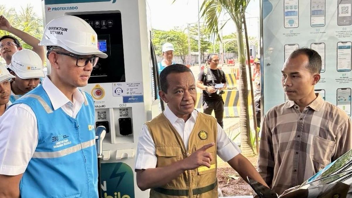 Tinjau SPKLU Sragen, Menteri ESDM Bahlil Lahadalia Puji Infrastruktur Fast Charging PLN yang Makin Masif Tinjau SPKLU Sragen, Menteri ESDM Bahlil Lahadalia Puji Infrastruktur Fast Charging PLN yang Makin Masif