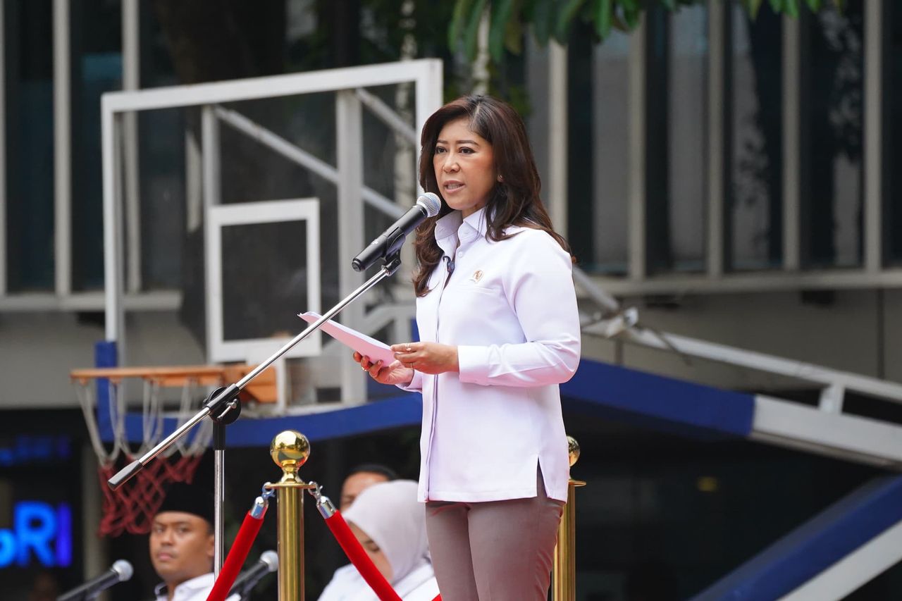 WFH Jumat Berlaku, Meutya Hafid Ingatkan ASN: Jangan Turunkan Kualitas Layanan WFH Jumat Berlaku, Meutya Hafid Ingatkan ASN: Jangan Turunkan Kualitas Layanan