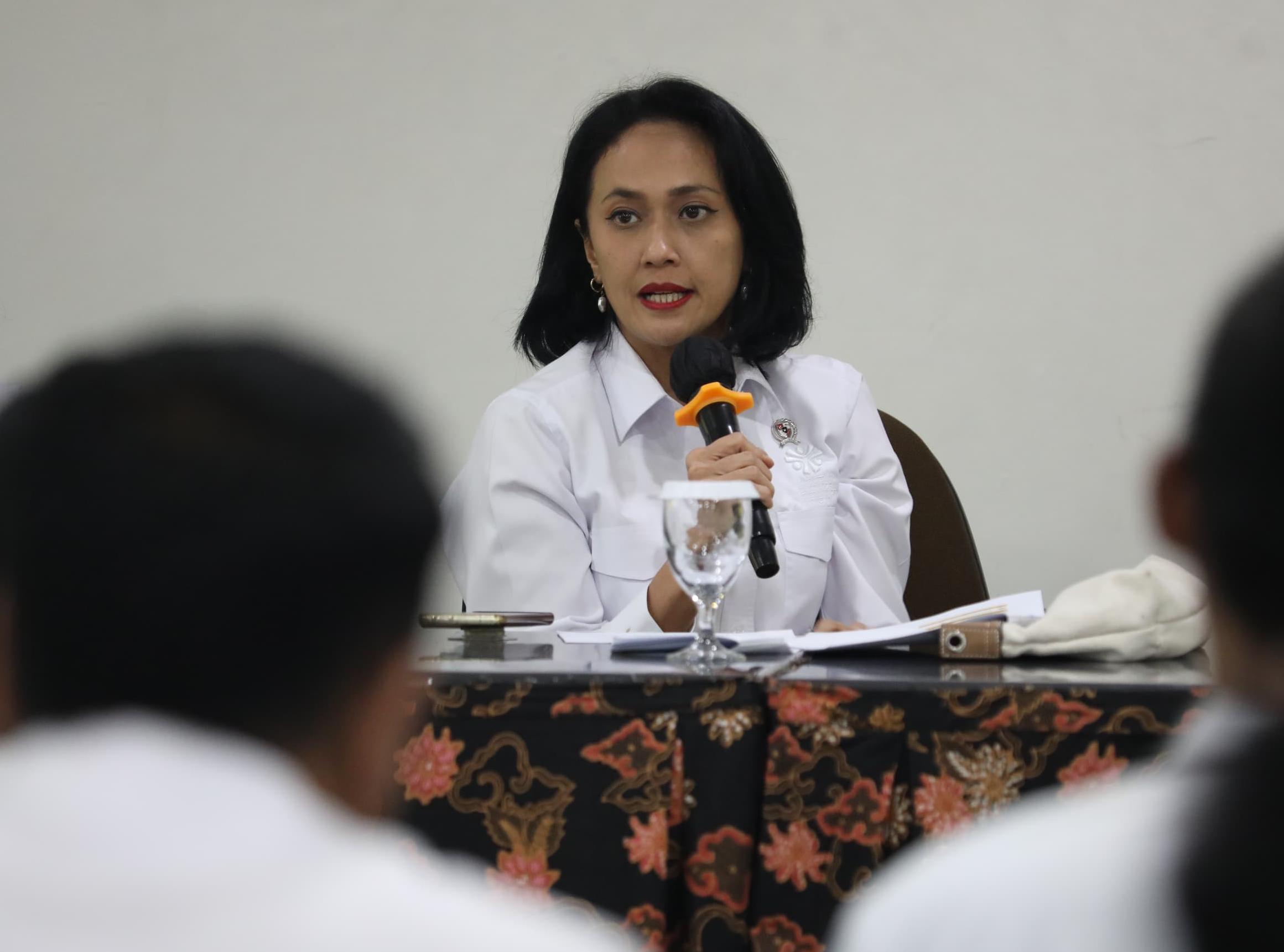 Wamen P2MI Christina Aryani Soroti Persaingan 16 Negara Kirim Pekerja ke Korsel Wamen P2MI Christina Aryani Soroti Persaingan 16 Negara Kirim Pekerja ke Korsel