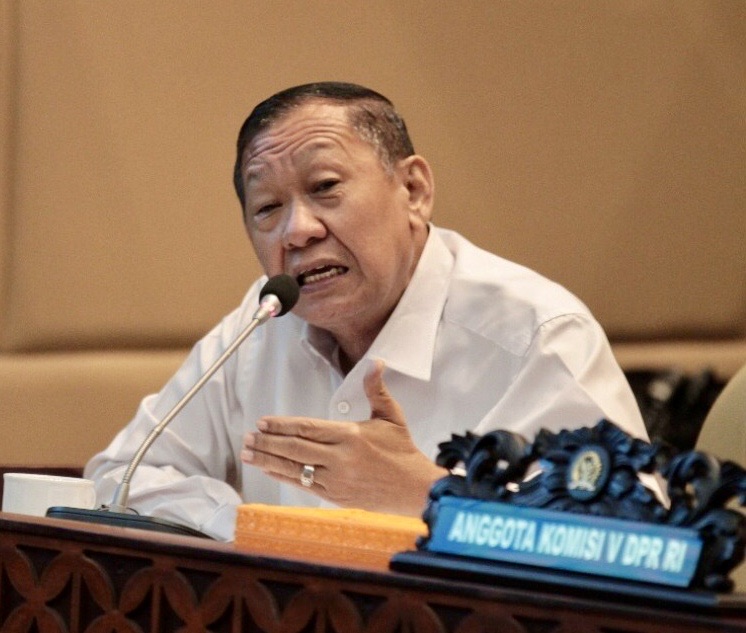 Harga BBM Ditahan, Anggota Komisi V DPR RI Hamka B Kady Soroti Solusi Energi