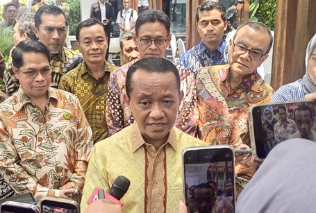 Avtur Naik Imbas Timur Tengah, Menteri ESDM Bahlil Lahadalia: Indonesia Masih Lebih Murah dari Thailand & Filipina Avtur Naik Imbas Timur Tengah, Menteri ESDM Bahlil Lahadalia: Indonesia Masih Lebih Murah dari Thailand & Filipina