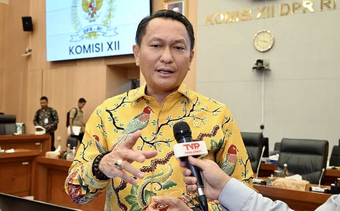 Biodiesel Naik ke B50! Ketua Komisi XII DPR RI Bambang Patijaya Yakin RI Bisa Lepas dari BBM Impor Biodiesel Naik ke B50! Ketua Komisi XII DPR RI Bambang Patijaya Yakin RI Bisa Lepas dari BBM Impor
